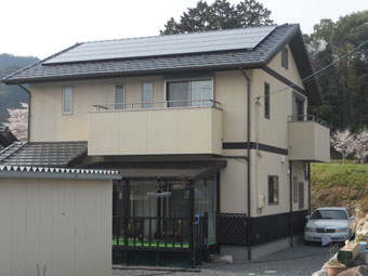 宮様様ご家族で記念撮影